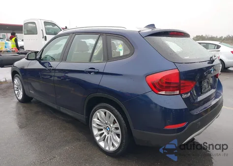 2014 BMW X1 xDrive28I из США, поврежденный, VIN WBAVL1C50EVY10567